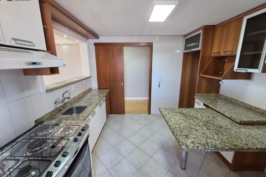 Apartamento à Venda em Esteio com 3 Quartos e 2 banheiros, 119 m²