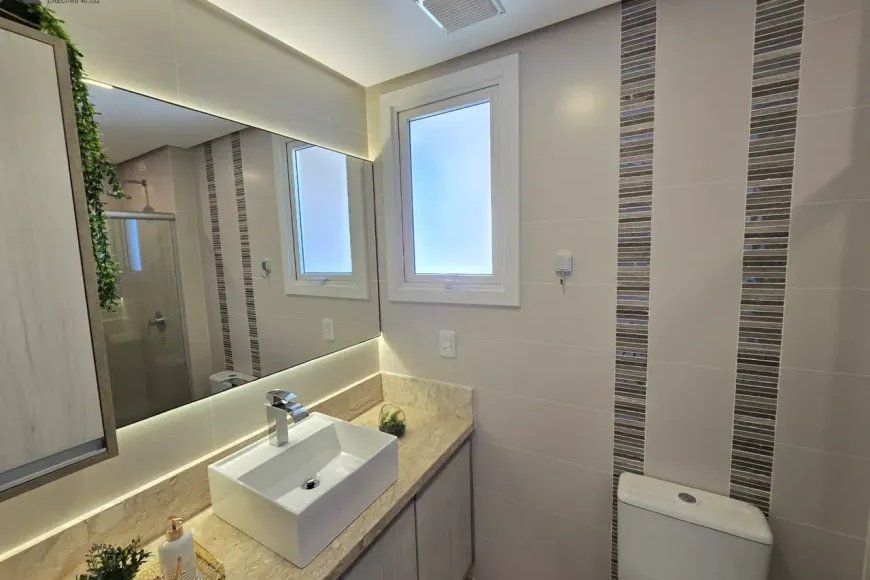 Apartamento à Venda em Esteio com 3 Quartos e 2 banheiros, 126 m²