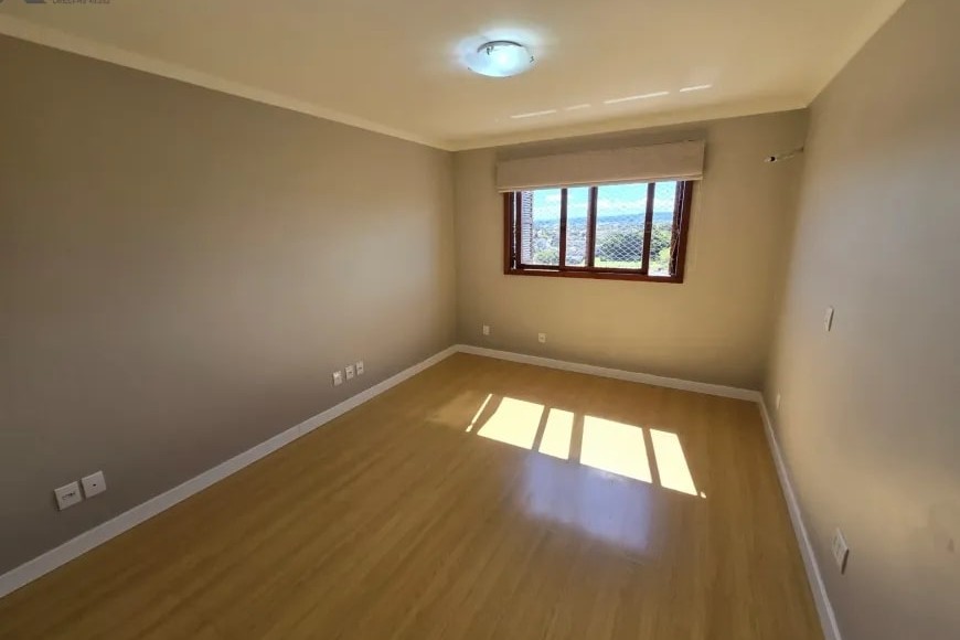 Apartamento à Venda em Esteio com 3 Quartos e 2 banheiros, 119 m²