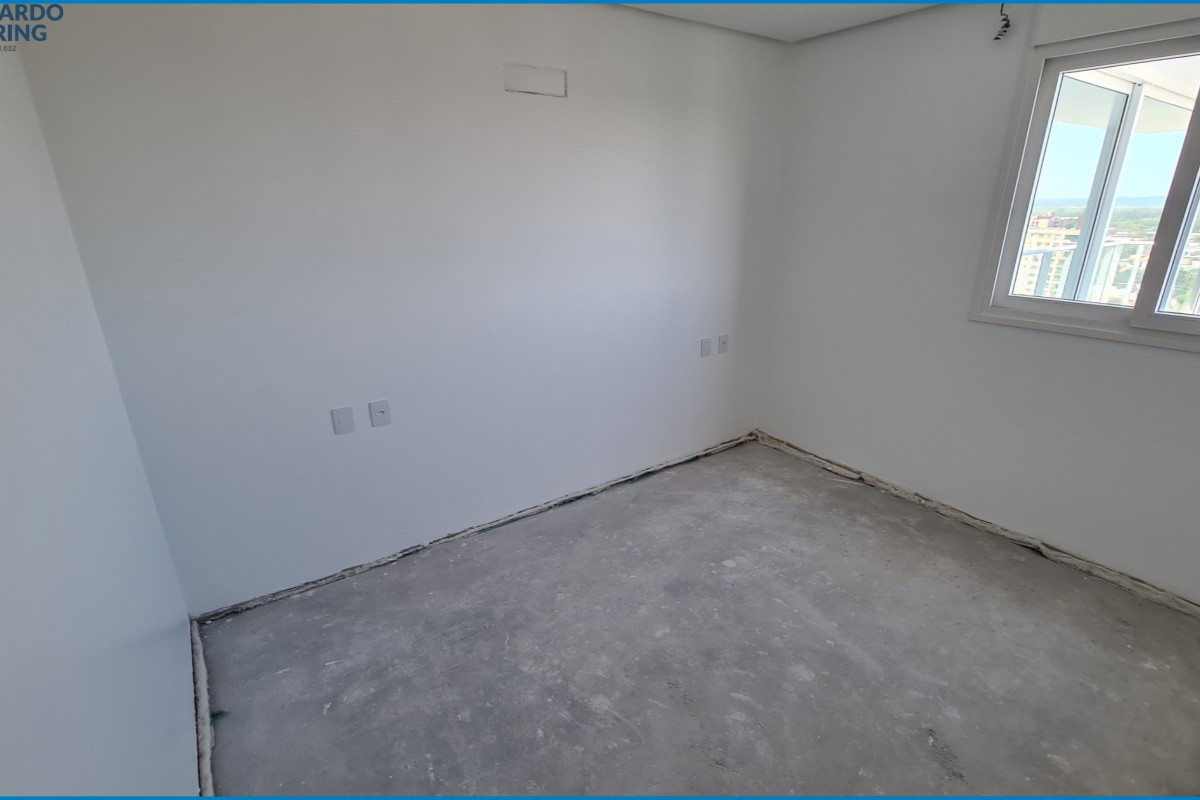 Apartamento à Venda em Esteio com 3 Quartos e 5 banheiros, 243 m²