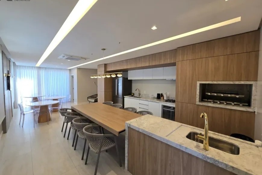 Apartamento à Venda em Esteio com 3 Quartos e 5 banheiros, 241 m²