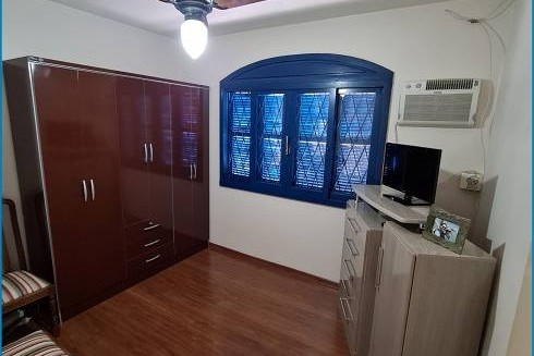 Sobrado à Venda em Sapucaia do Sul com 4 Quartos e 2 banheiros, 236 m²