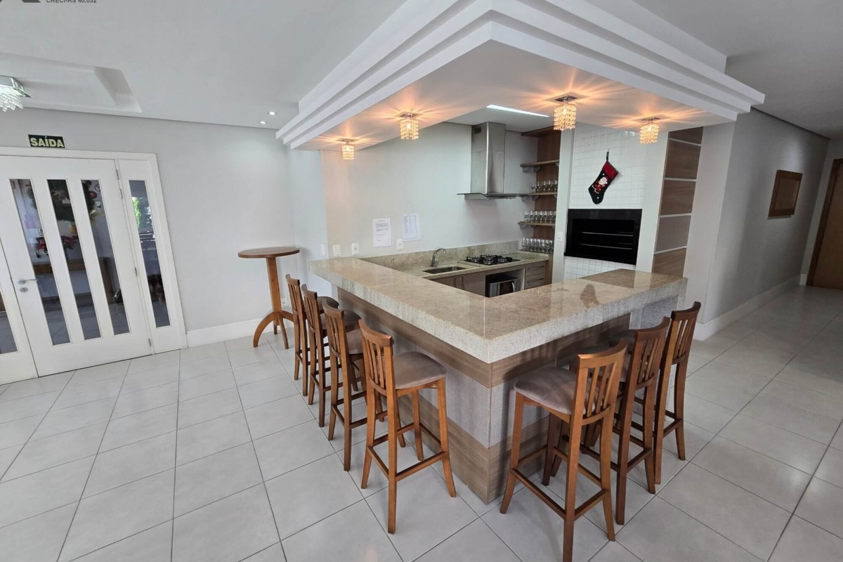 Cobertura à Venda em Esteio com 2 Quartos e 3 banheiros, 172 m²