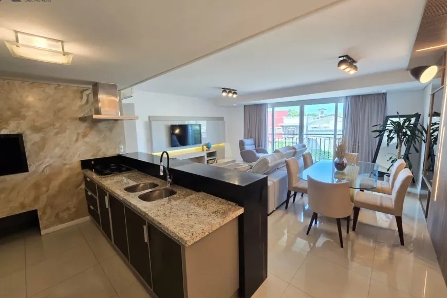 Apartamento à Venda em Esteio com 2 Quartos e 3 banheiros, 120 m²