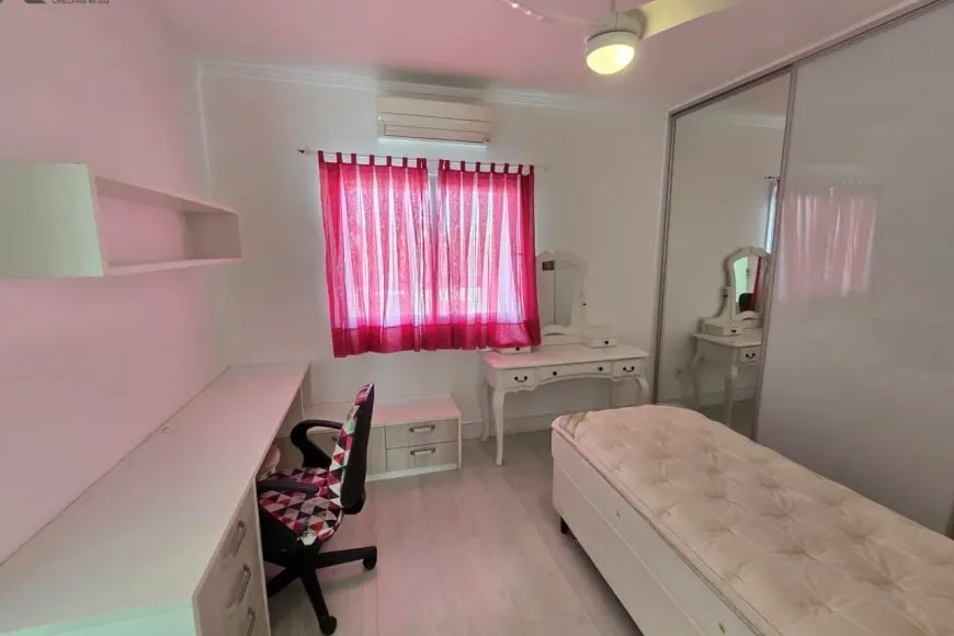 Casa Alto Padrão à Venda em Esteio com 3 Quartos e 4 banheiros à Venda, 338 m²