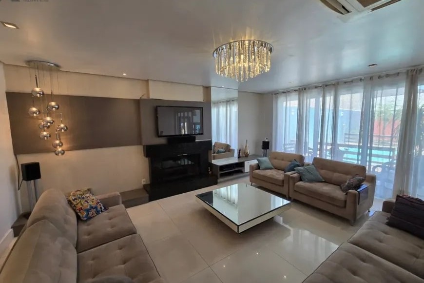 Casa Alto Padrão à Venda em Esteio com 3 Quartos e 4 banheiros à Venda, 338 m²