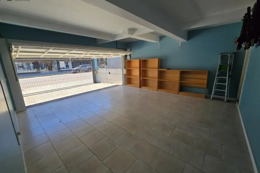 Casa Alto Padrão à Venda em Esteio com 3 Quartos e 4 banheiros à Venda, 338 m²