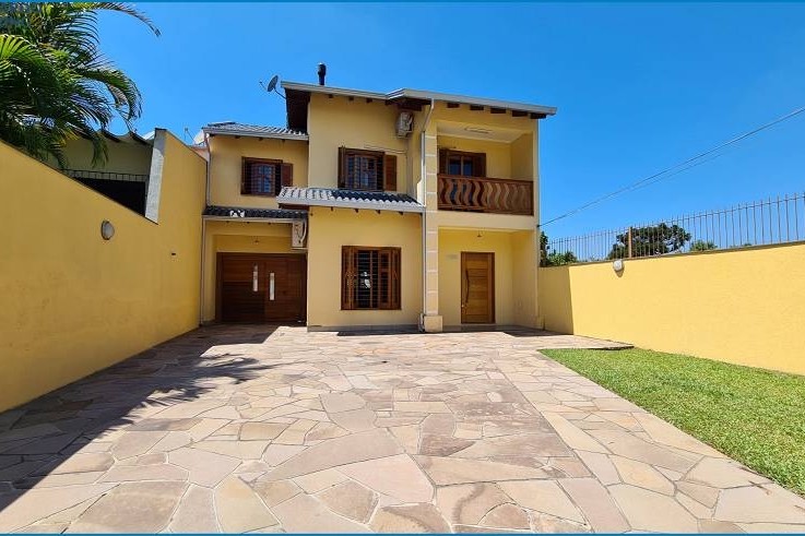 Casa à Venda em Esteio com 3 Quartos e 3 banheiros, 314 m²