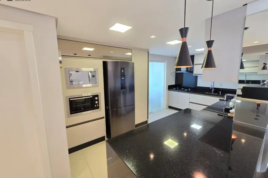 Apartamento à Venda em Esteio com 3 Quartos e 2 banheiros, 126 m²