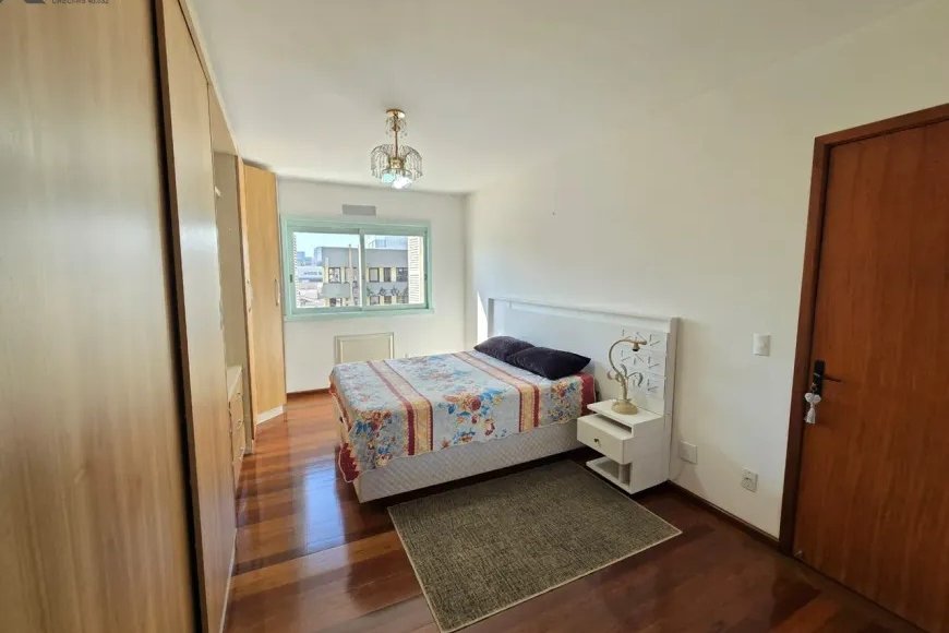 Apartamento no Centro de Esteio à Venda com 3 Quartos, 140m²