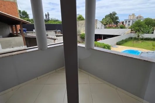 Sobrado à Venda em Esteio com 4 Quartos e 6 banheiros, 404 m²