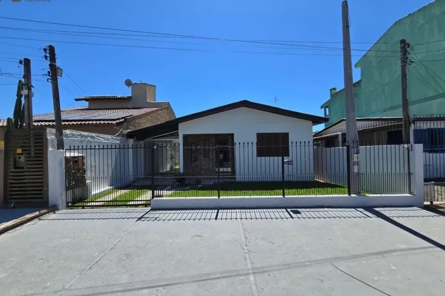 Casa à Venda em Esteio com 2 Quartos e 1 banheiro, 70 m²