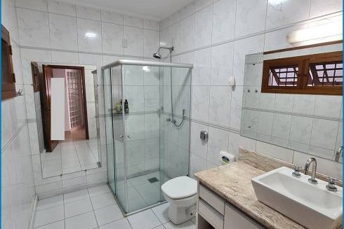 Sobrado à Venda em Esteio com 3 Quartos e 3 banheiros, 369 m²