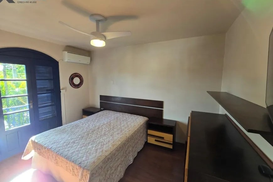 Sobrado à Venda em Sapucaia do Sul com 3 Quartos e 3 banheiros, 236 m²