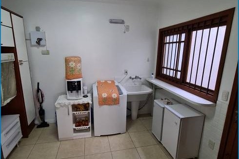 Sobrado à Venda em Esteio com 3 Quartos e 3 banheiros, 369 m²