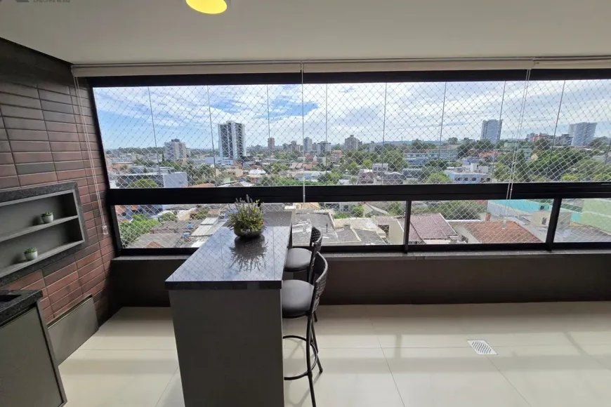 Apartamento à Venda em Esteio com 3 Quartos e 2 banheiros, 126 m²