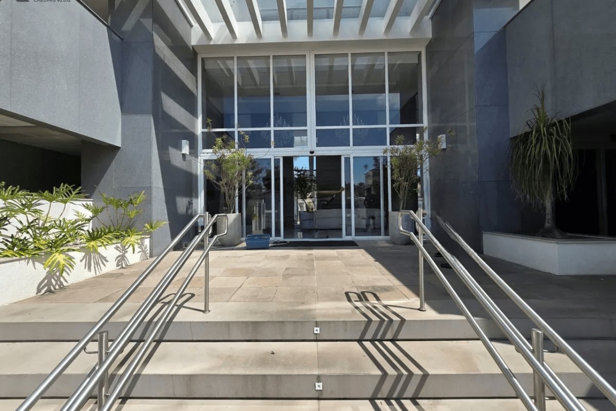 Apartamento à Venda em Esteio com 3 Quartos e 3 banheiros, 119 m²