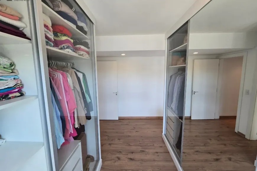 Apartamento à Venda em Esteio com 2 Quartos e 3 banheiros, 120 m²