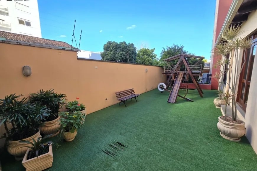 Apartamento à Venda em Esteio com 3 Quartos e 2 banheiros, 119 m²