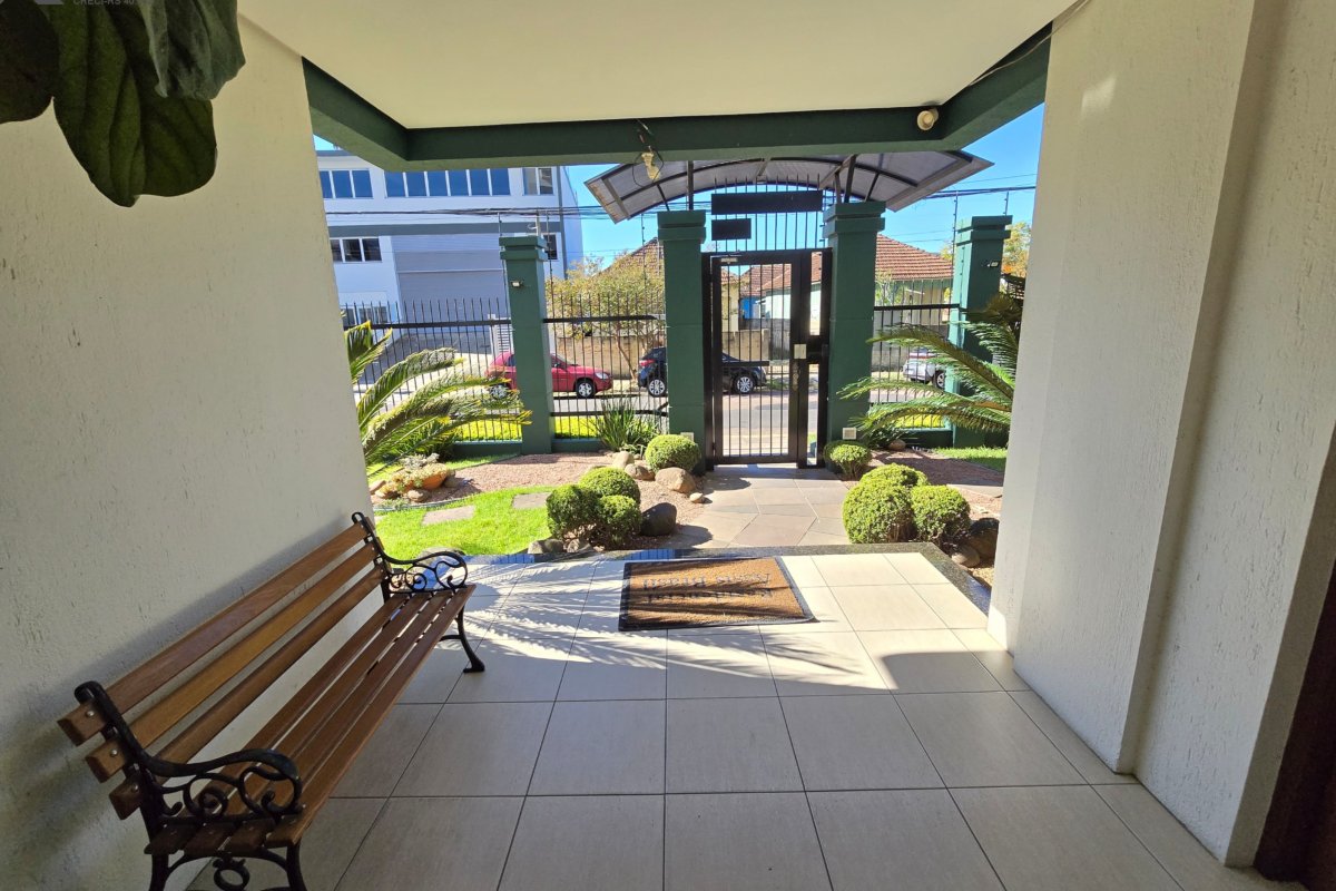 Apartamento à Venda em Esteio  2 Quartos e 1 banheiro, 80 m²