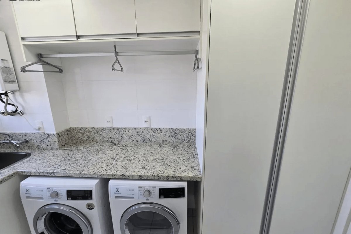 Apartamento à Venda em Esteio com 3 Quartos e 3 banheiros, 119 m²