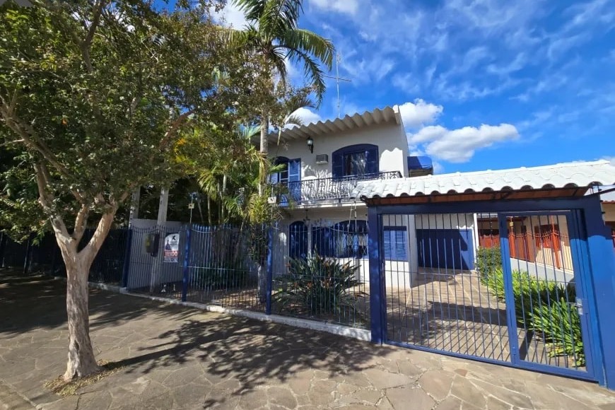Sobrado à Venda em Sapucaia do Sul com 3 Quartos e 3 banheiros, 236 m²