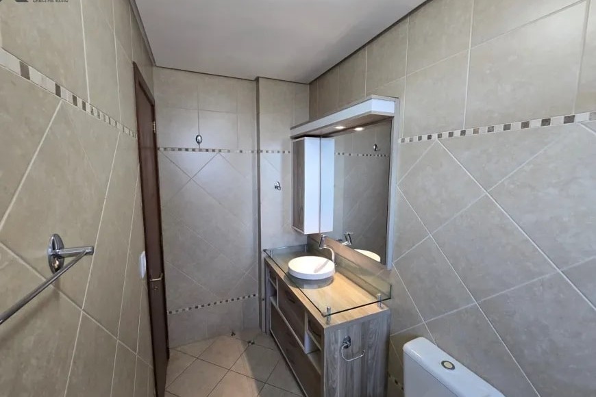 Apartamento à Venda em Esteio com 3 Quartos e 2 banheiros, 119 m²
