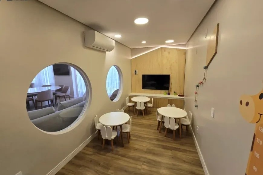 Apartamento à Venda em Esteio com 3 Quartos e 5 banheiros, 241 m²