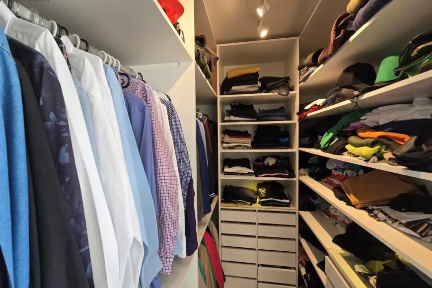 Apartamento à Venda em Esteio com 3 Quartos e 2 banheiros, 103 m²