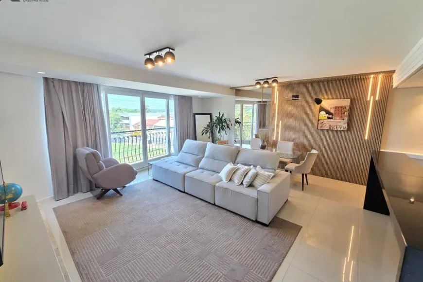 Apartamento à Venda em Esteio com 2 Quartos e 3 banheiros, 120 m²