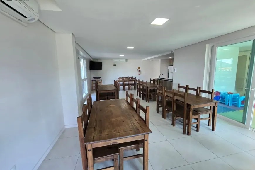 Apartamento à Venda em Esteio com 2 Quartos e 3 banheiros, 120 m²