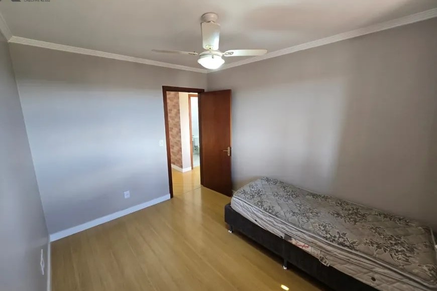 Apartamento à Venda em Esteio com 3 Quartos e 2 banheiros, 119 m²