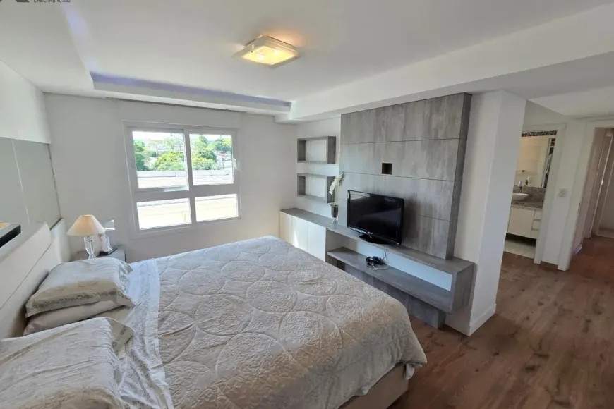 Apartamento à Venda em Esteio com 2 Quartos e 3 banheiros, 120 m²