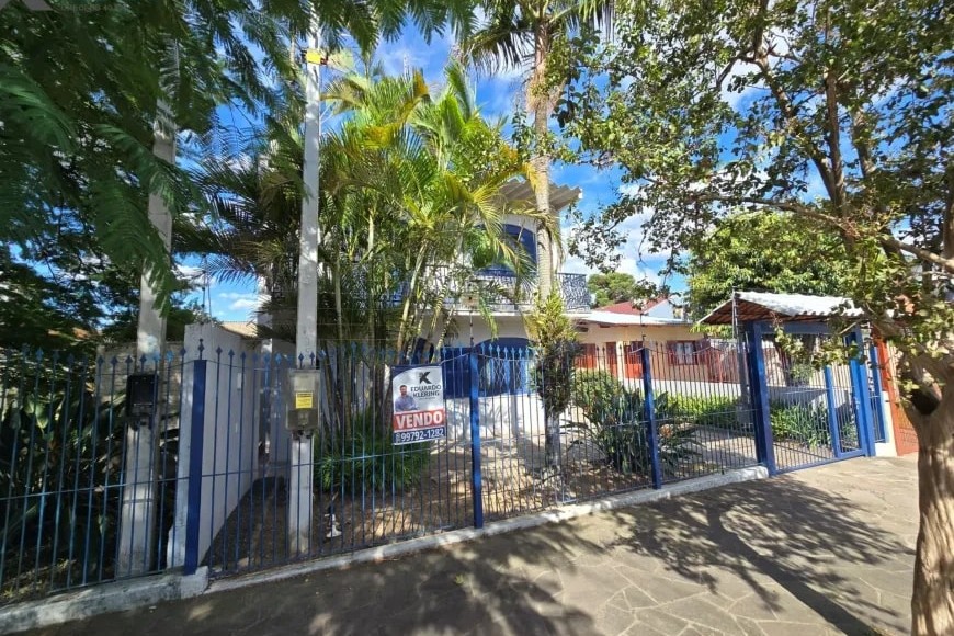 Sobrado à Venda em Sapucaia do Sul com 3 Quartos e 3 banheiros, 236 m²
