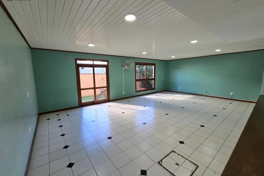 Apartamento à Venda em Esteio com 3 Quartos e 2 banheiros, 119 m²