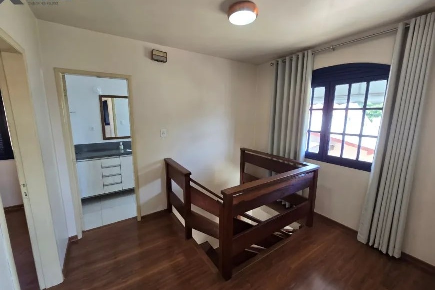 Sobrado à Venda em Sapucaia do Sul com 3 Quartos e 3 banheiros, 236 m²