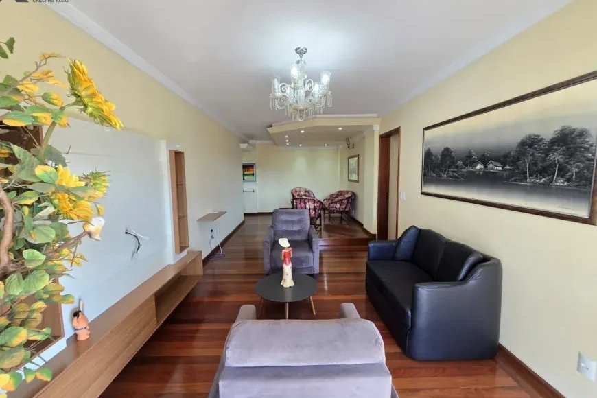 Apartamento no Centro de Esteio à Venda com 3 Quartos, 140m²