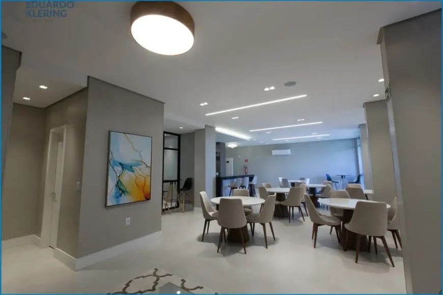 Apartamento à Venda em Esteio com 2 Quartos e 2 banheiros, 97 m²