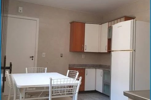 Casa à Venda em Esteio com 3 Quartos e 3 banheiros, 125 m²