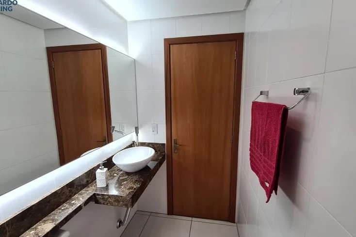 Apartamento à Venda em Esteio com 3 Quartos e 2 banheiros, 102 m²