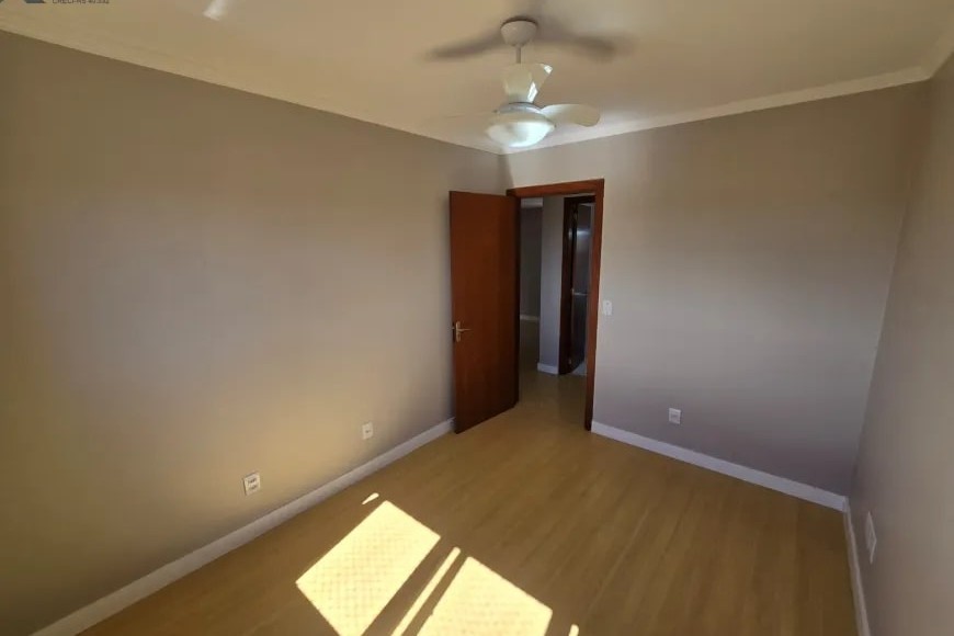 Apartamento à Venda em Esteio com 3 Quartos e 2 banheiros, 119 m²