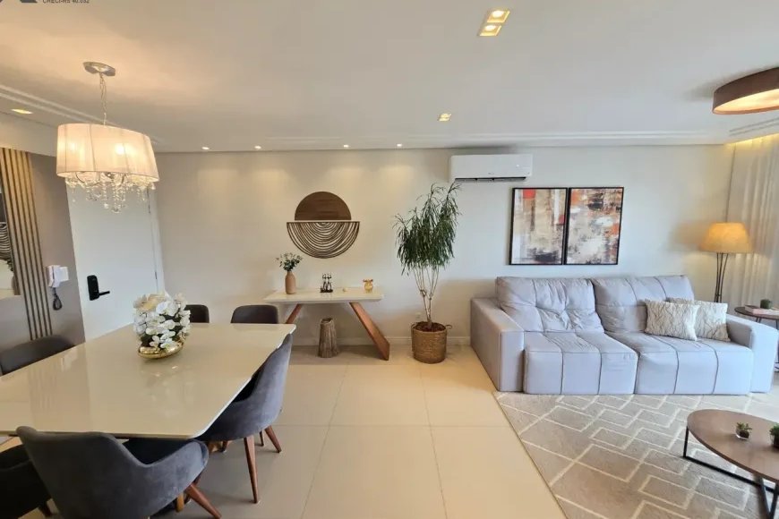 Apartamento à Venda em Esteio com 3 Quartos e 2 banheiros, 126 m²