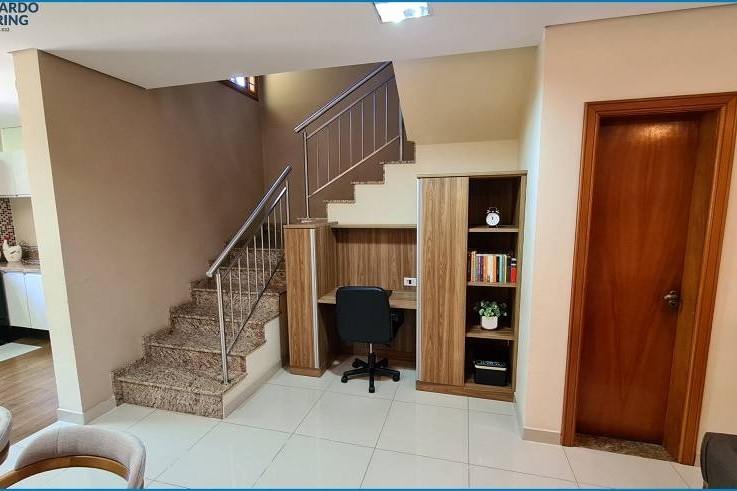 Casa à Venda em Esteio com 3 Quartos e 3 banheiros, 314 m²