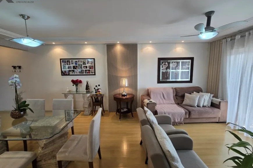 Apartamento à Venda em Esteio com 3 Quartos e 2 banheiros, 109 m²