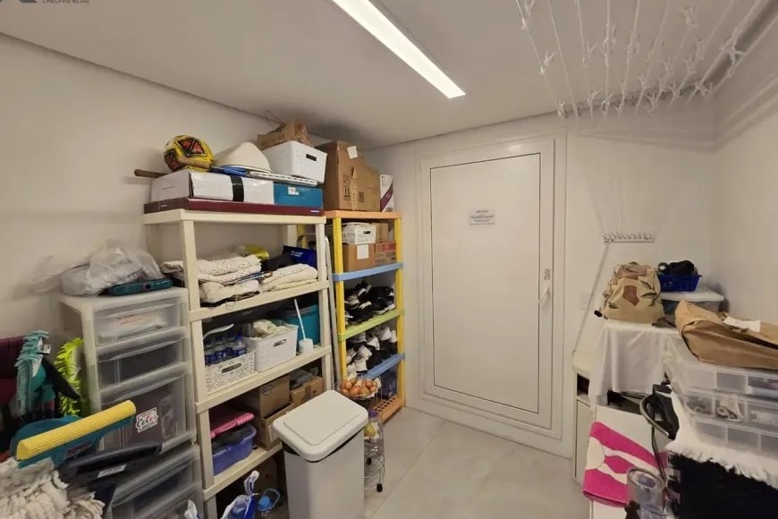 Apartamento à Venda em Esteio com 3 Quartos e 5 banheiros, 241 m²