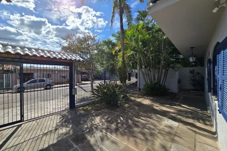 Sobrado à Venda em Sapucaia do Sul com 3 Quartos e 3 banheiros, 236 m²