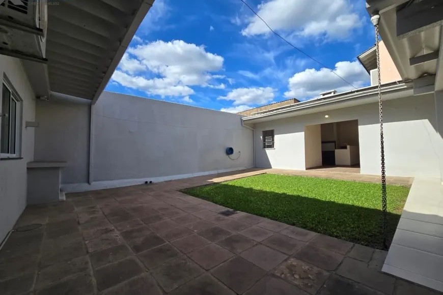 Sobrado à Venda em Sapucaia do Sul com 3 Quartos e 3 banheiros, 236 m²