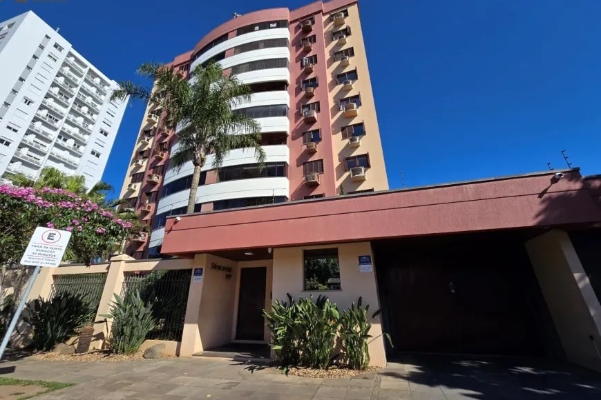 Apartamento à Venda em Esteio com 3 Quartos e 2 banheiros, 119 m²