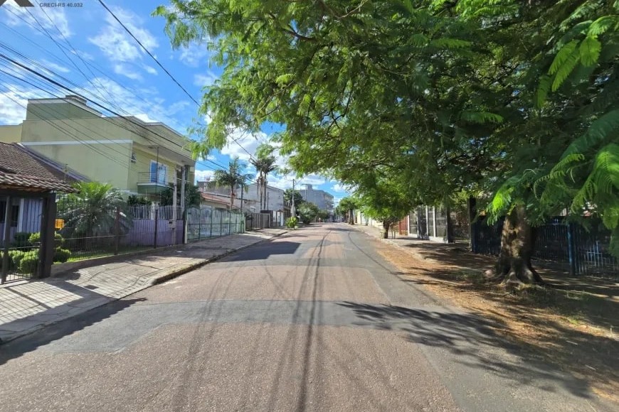 Sobrado à Venda em Sapucaia do Sul com 3 Quartos e 3 banheiros, 236 m²