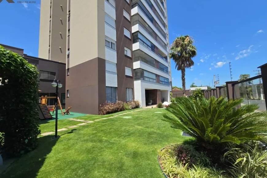 Apartamento à Venda em Esteio com 3 Quartos e 2 banheiros, 126 m²